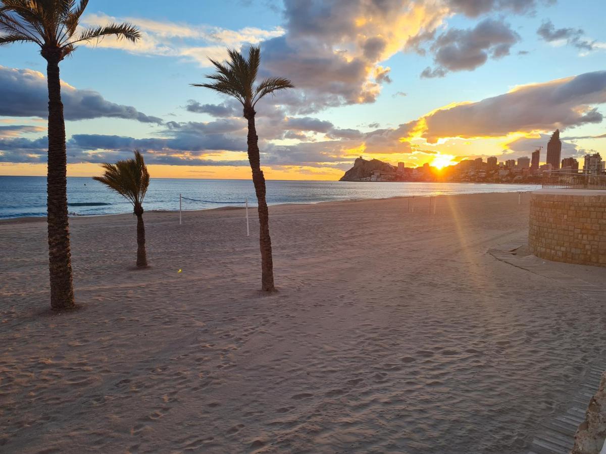 Sunny Morning Of Costa Blanca - Sunset Waves Benidorm Apartment Екстериор снимка